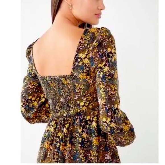 Paulina Floral Romper - Picture 5 of 7